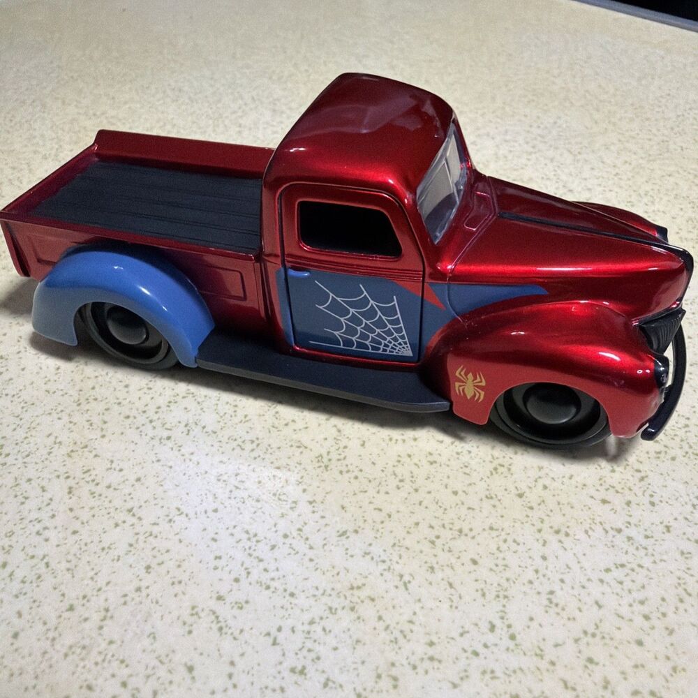 1941 FORD PICKUP TRUCK & SPIDER-MAN FIGURE "MARVEL" 1/32 DIECAST CAR JADA 33075